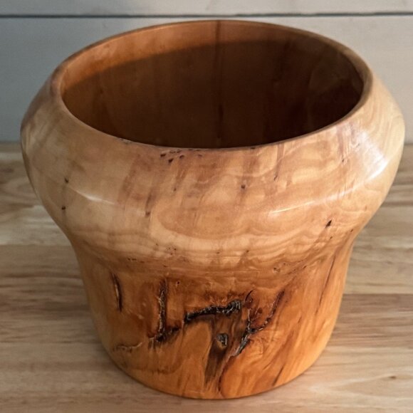 Solid Willow Wood Handmade Turned Bowl/Vase Signed and Dated - Picture 3 of 7